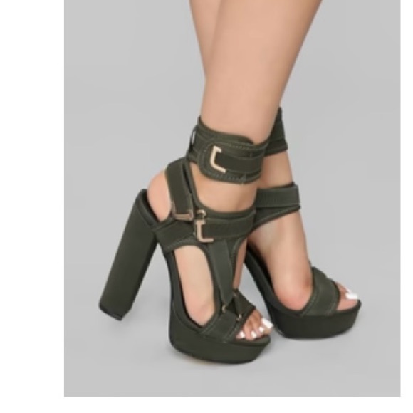 Fashion Nova "Liliana" Head in the Clouds Glamrock Military-style Platform Heels - Picture 14 of 16